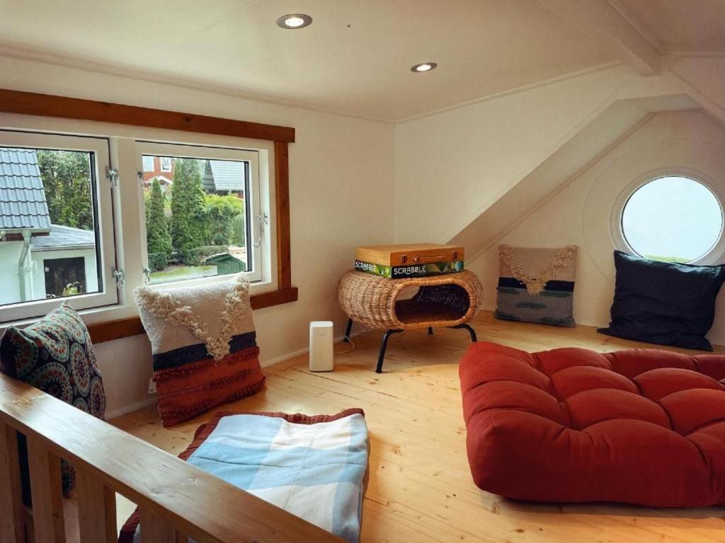 Tiny House Fleesensee Mit Eigenem Garten Und Nur Wenige Meter Vom Seeufer Гёрен-Леббин Экстерьер фото