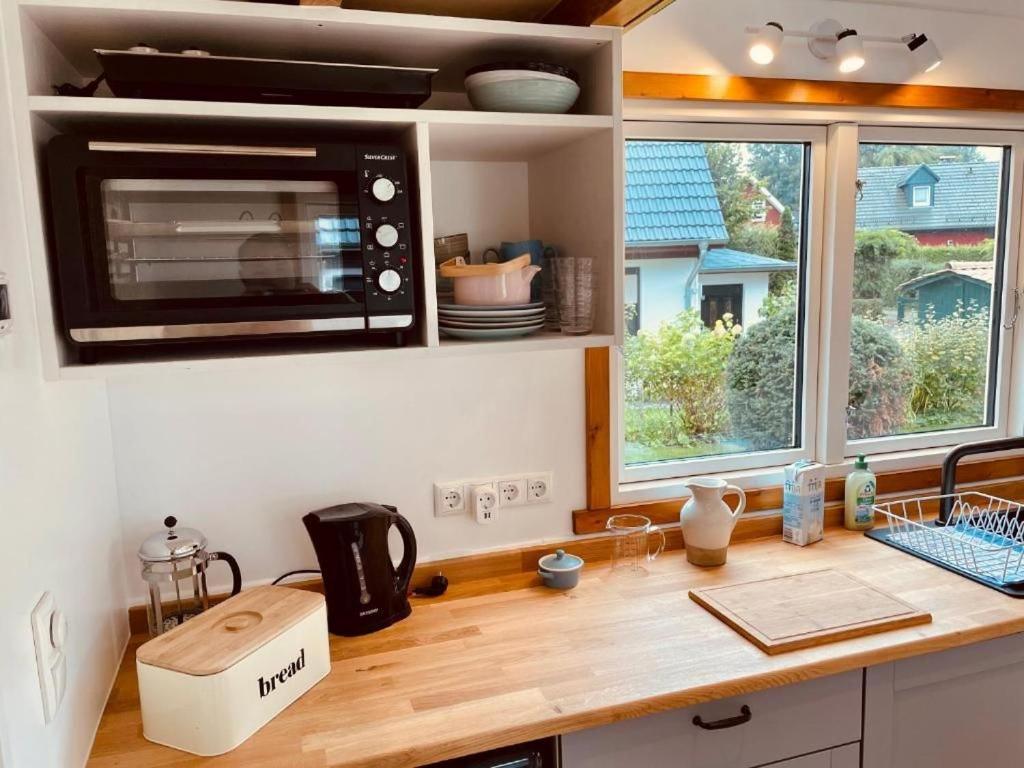 Tiny House Fleesensee Mit Eigenem Garten Und Nur Wenige Meter Vom Seeufer Гёрен-Леббин Экстерьер фото